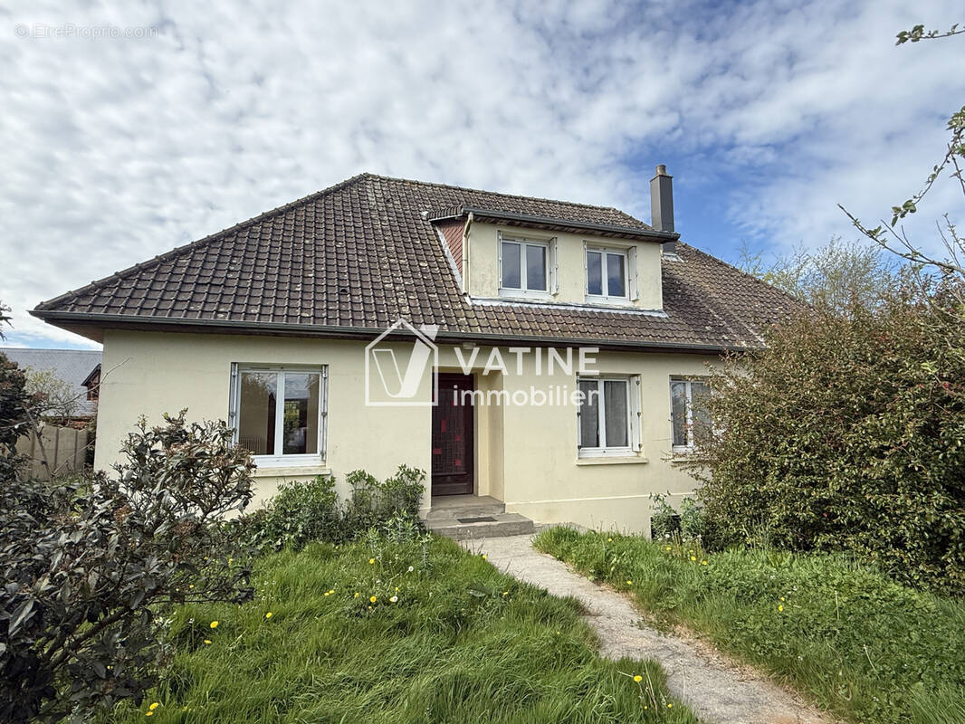 Maison à ALLOUVILLE-BELLEFOSSE