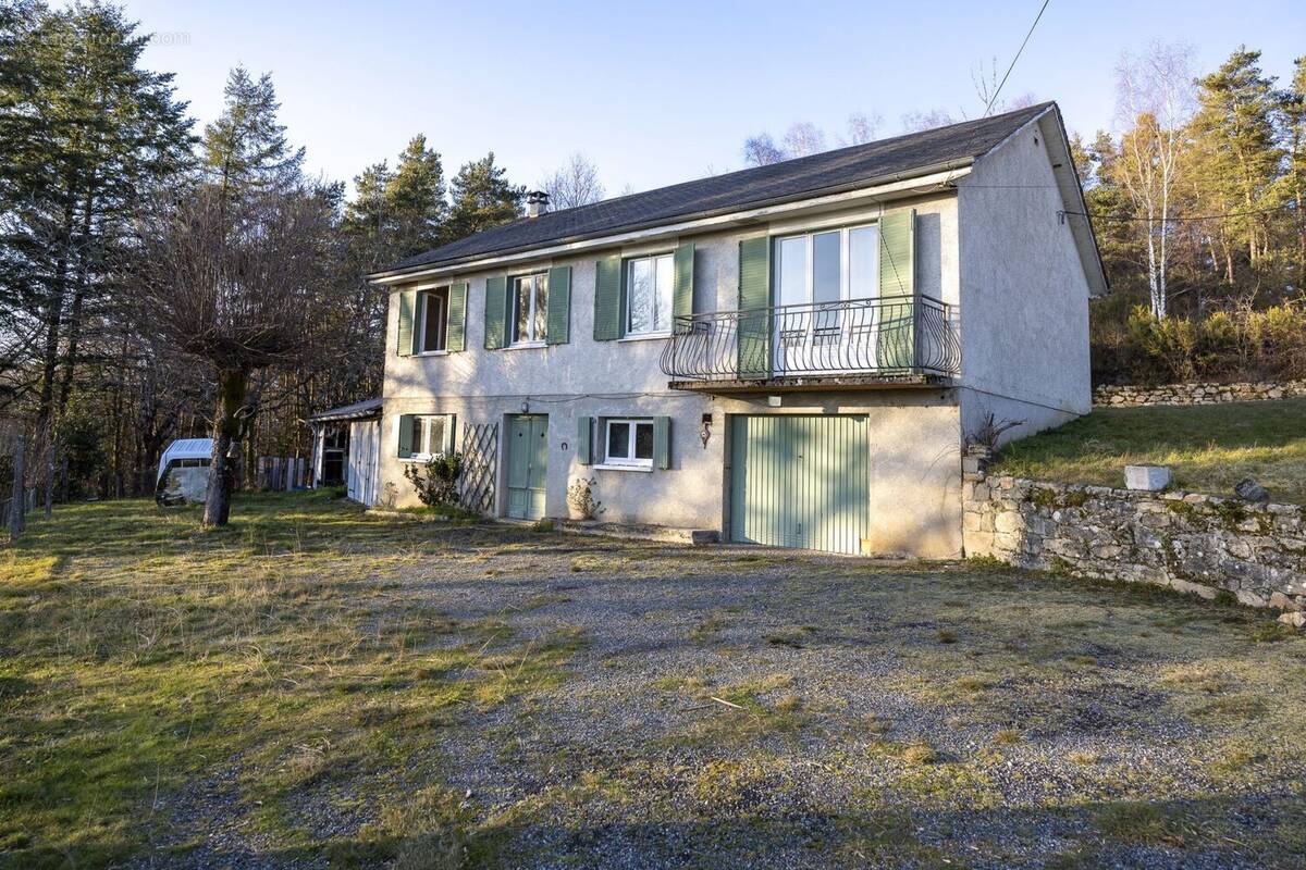 Maison à SAINT-GENIEZ-O-MERLE