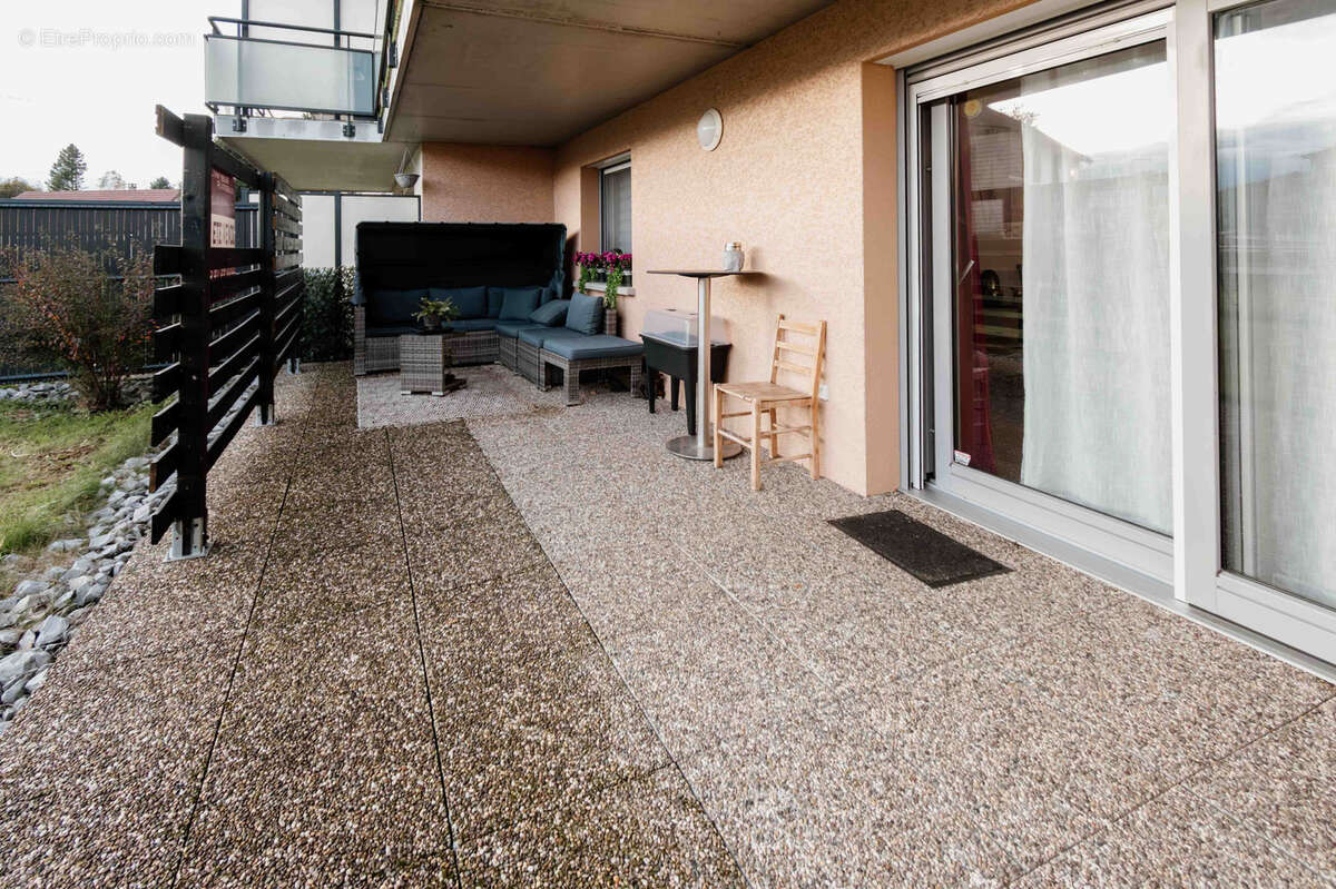 Appartement à LA RIVIERE-DRUGEON