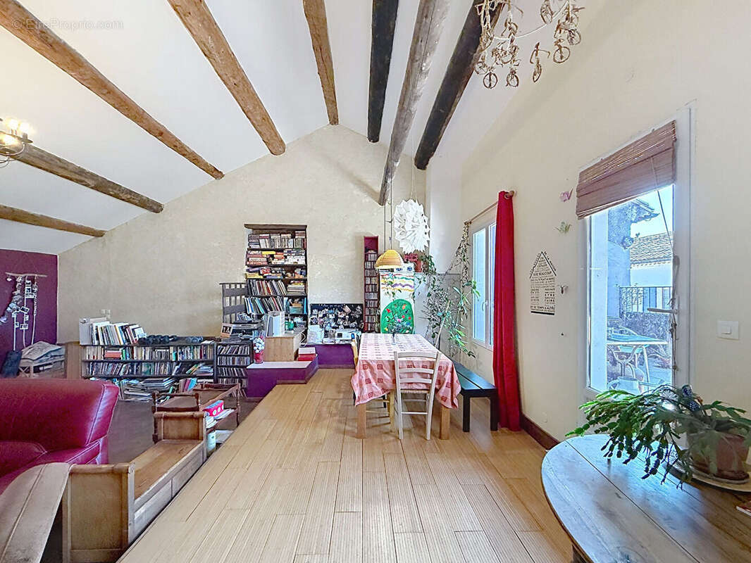 Maison à ROQUEMAURE