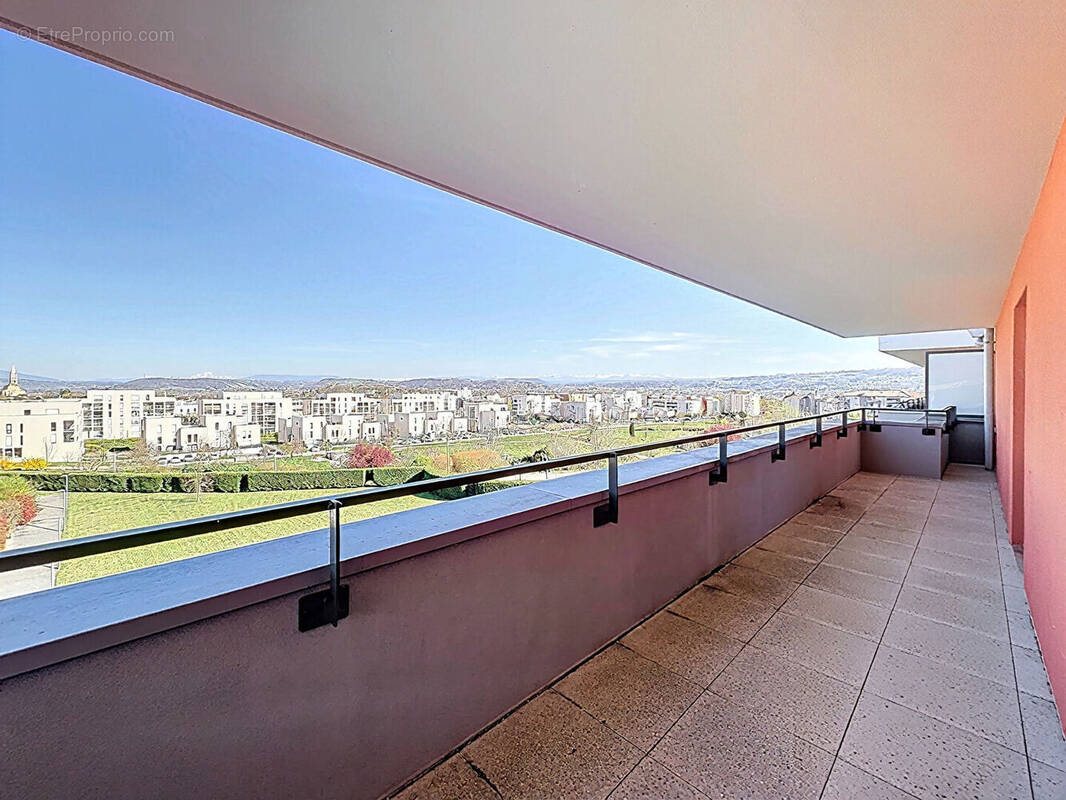 Appartement à L'ISLE-D'ABEAU