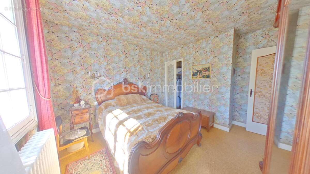 Maison à THORIGNY-SUR-OREUSE