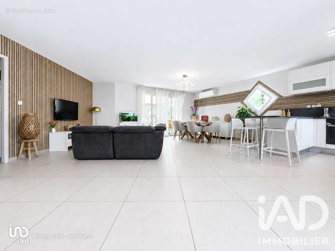 Maison 156 m² à Sadirac  - photo 2