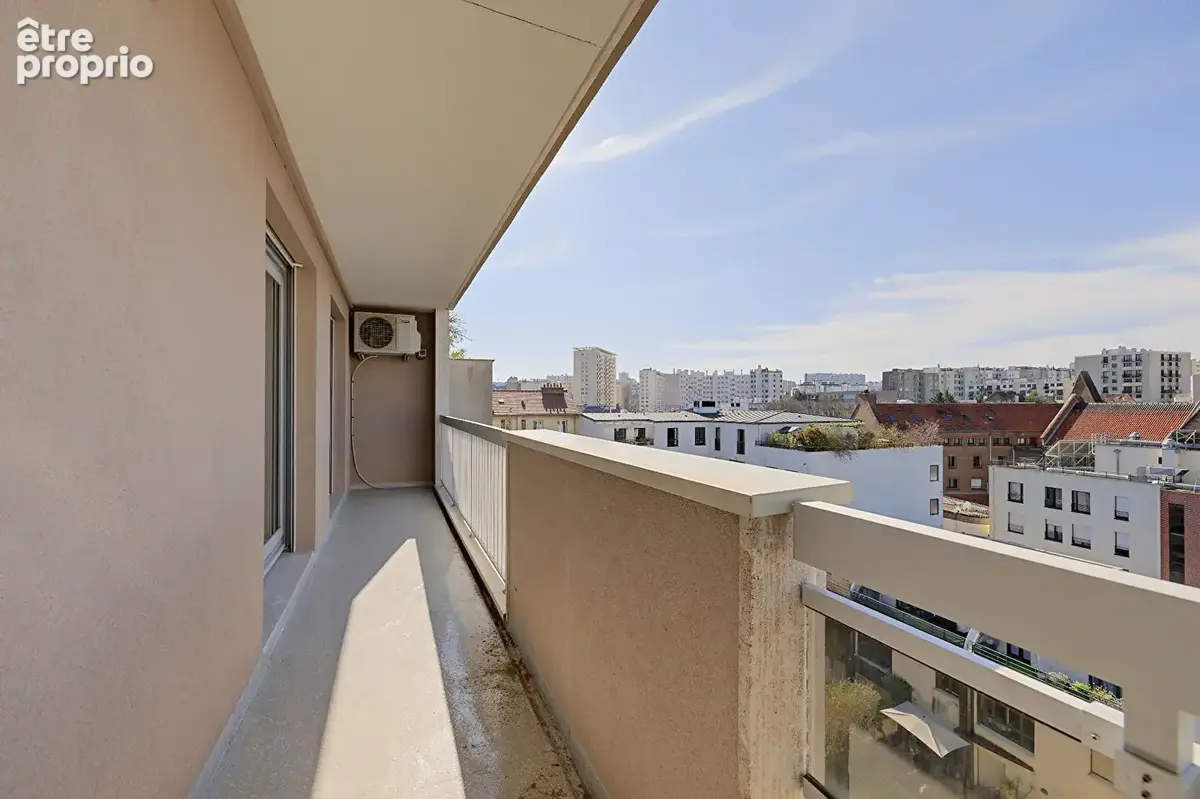 DERNIER ETAGE  Vue sur le Parc du Lycée MICHELET -- 4 PIECES - 3 Chambres,  double balcons,  cave et garage inclus. - photo 11