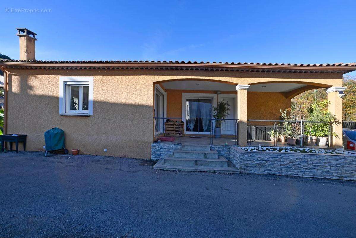 Maison à LE MARTINET