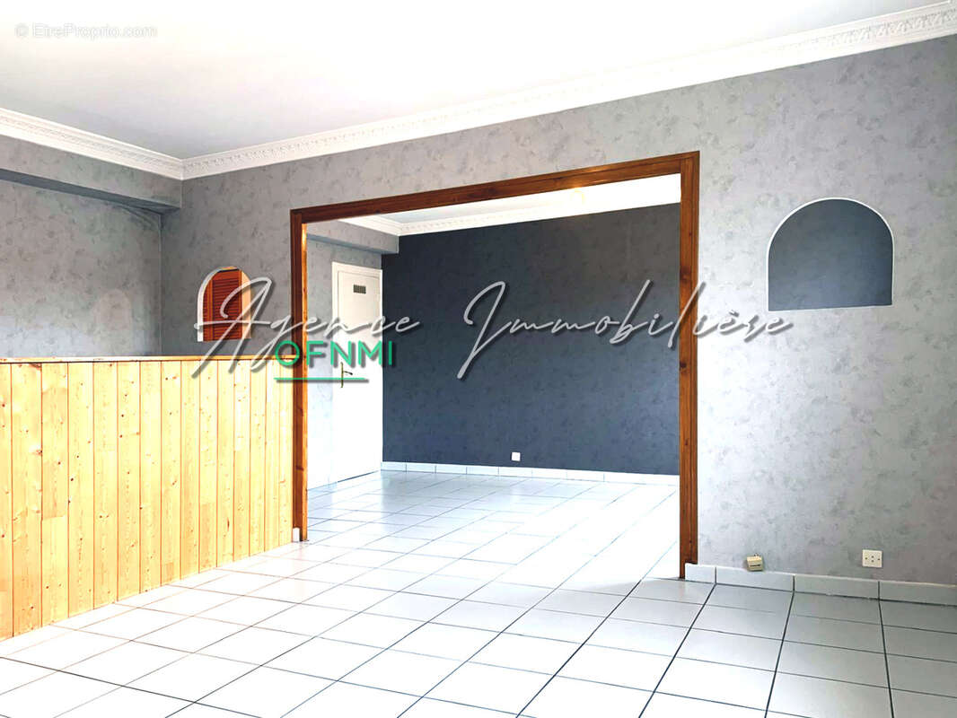 Appartement à UNIEUX
