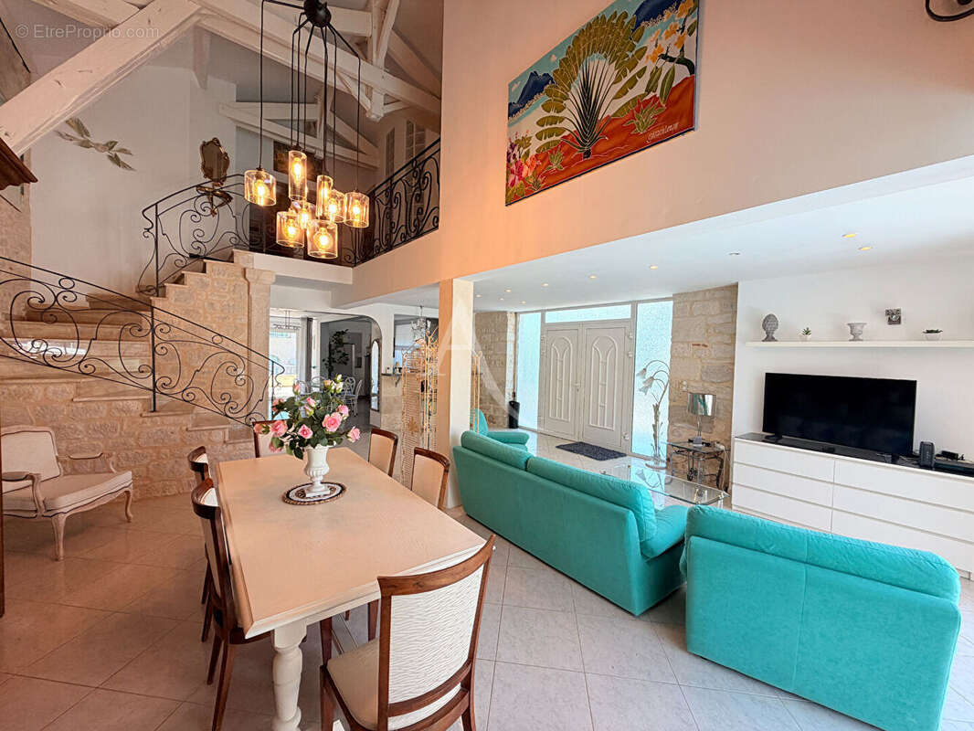 Maison en pierre de 150 m2 avec piscine - photo 4