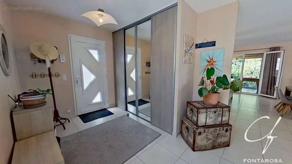 Maison à PUGET-SUR-ARGENS