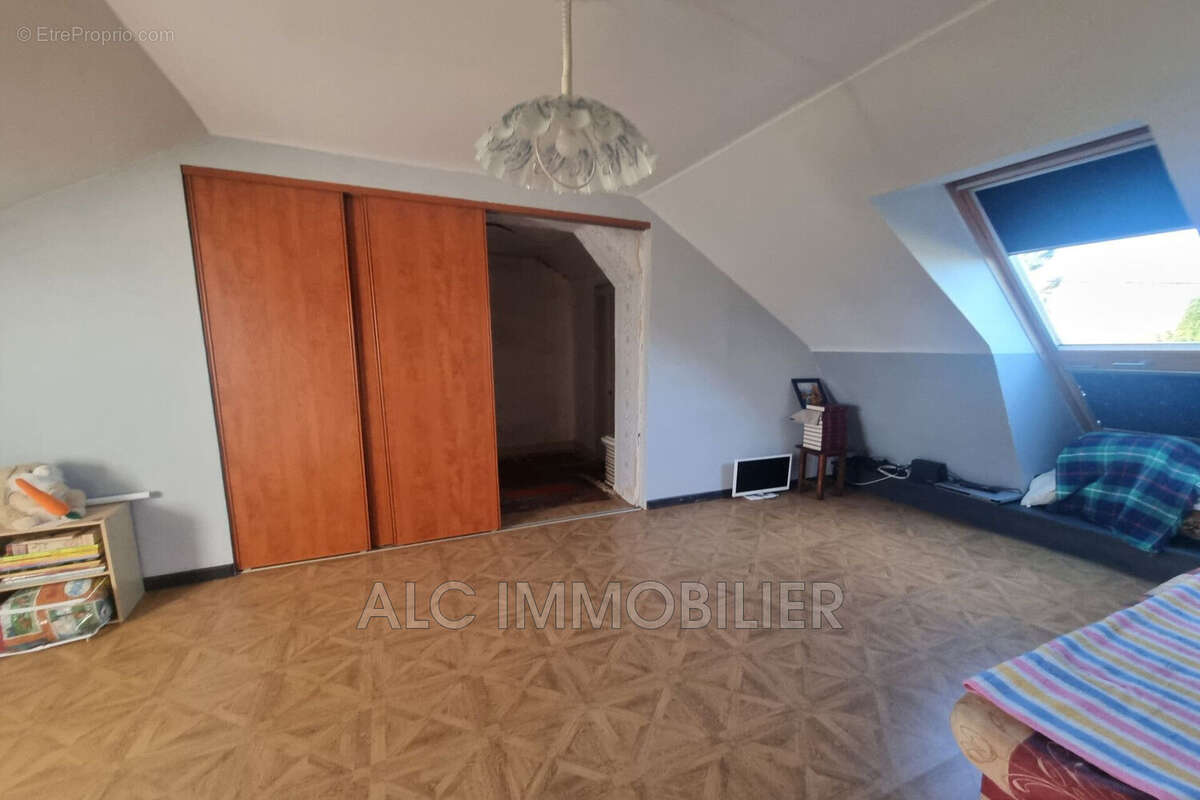 Maison à NEAUPHE-SOUS-ESSAI