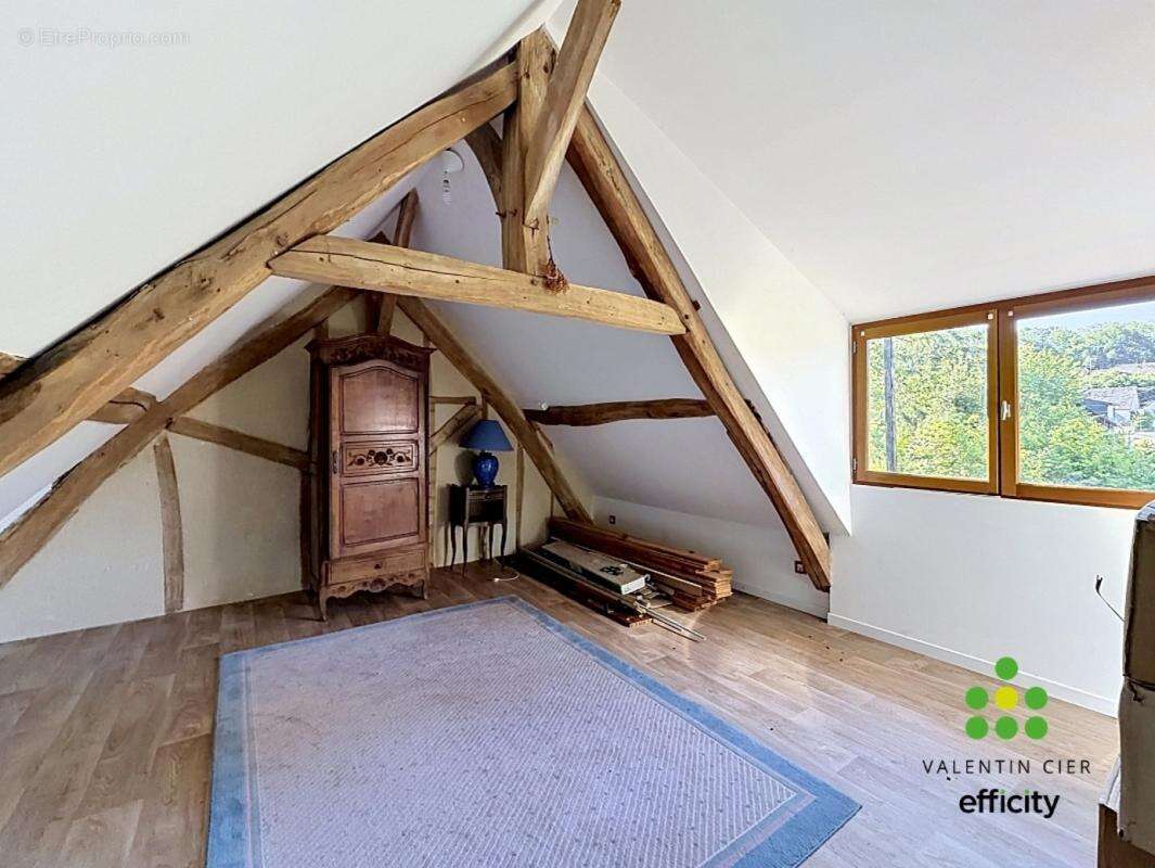 Maison à AUNAY-SOUS-CRECY