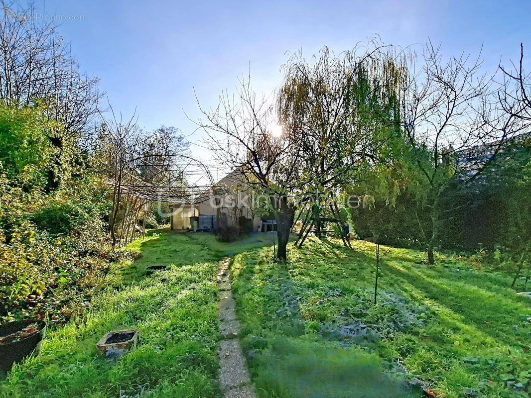 Terrain à LE MEE-SUR-SEINE