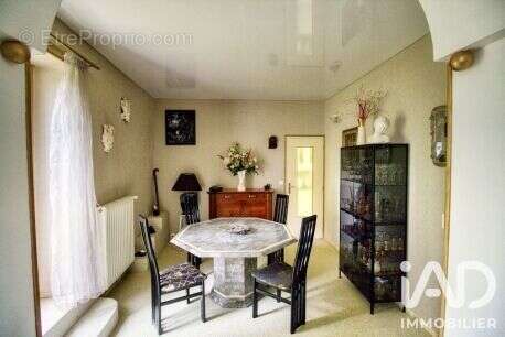 Maison 234 m² à Avernes  - photo 4