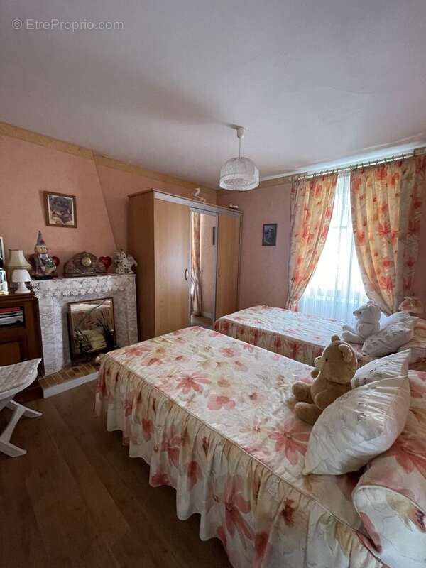 Maison à LADIGNAC-LE-LONG