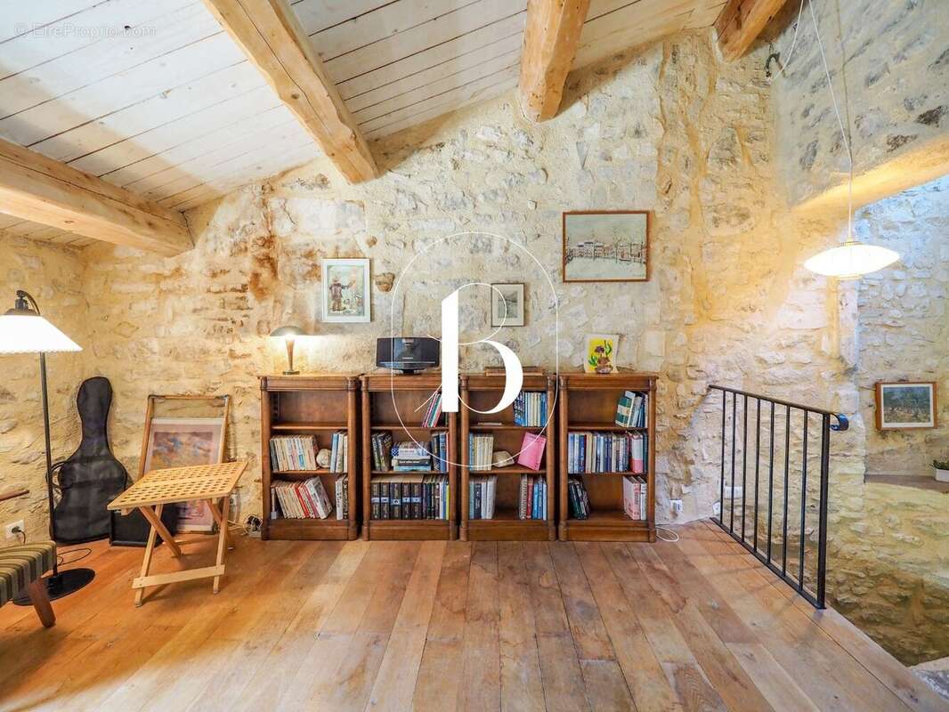 Maison à BARJAC