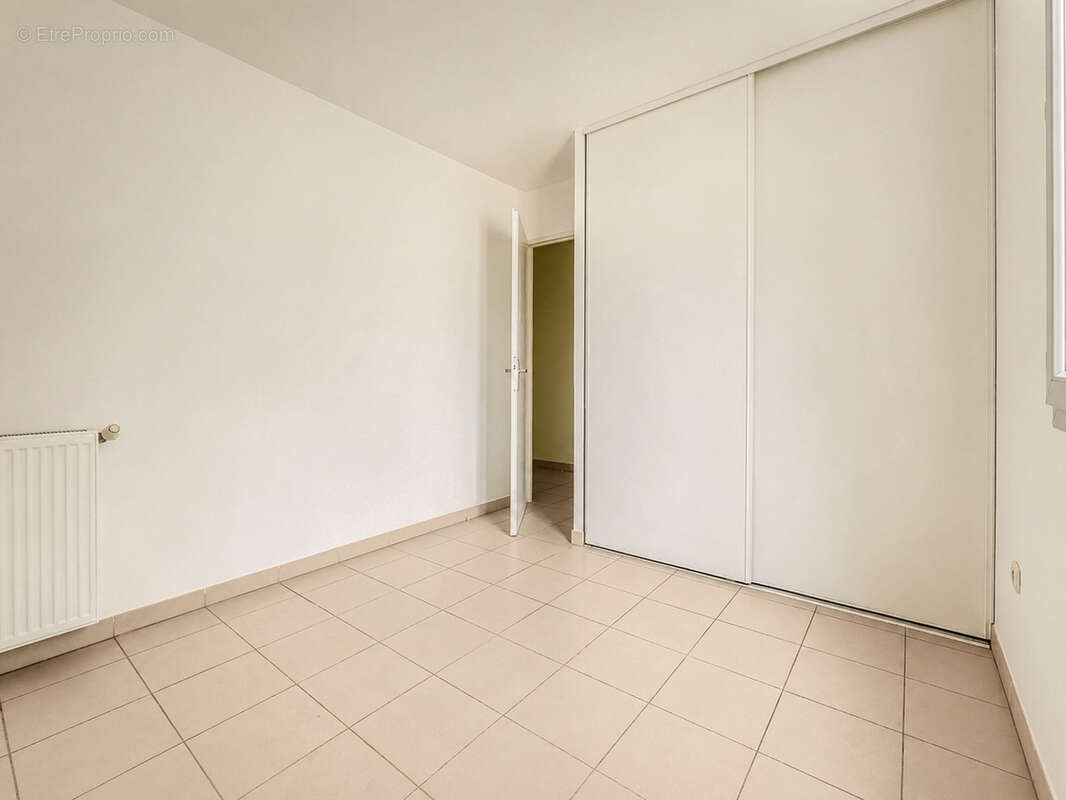 En exclusivité ! Appartement T3 de 65 m2 situé au 1er étage, dans le quartier recherché de Croix-Daurade. - photo 8
