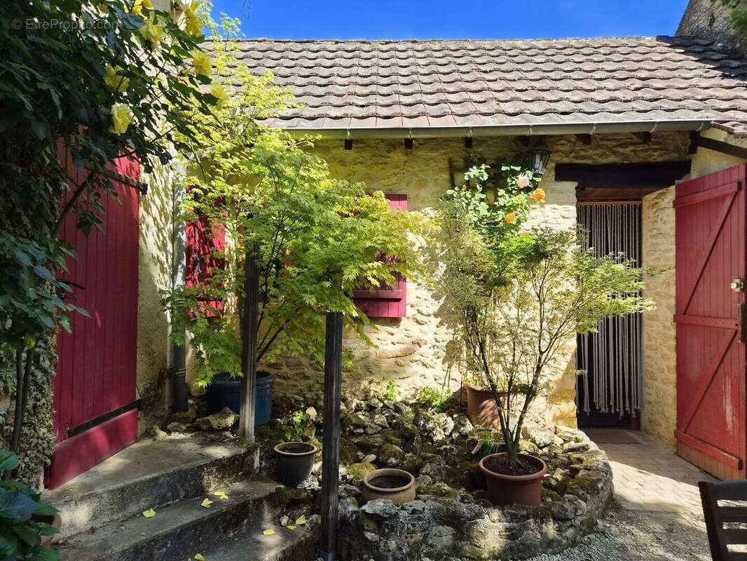 20260427112253 - Maison à SAINTE-ALVERE