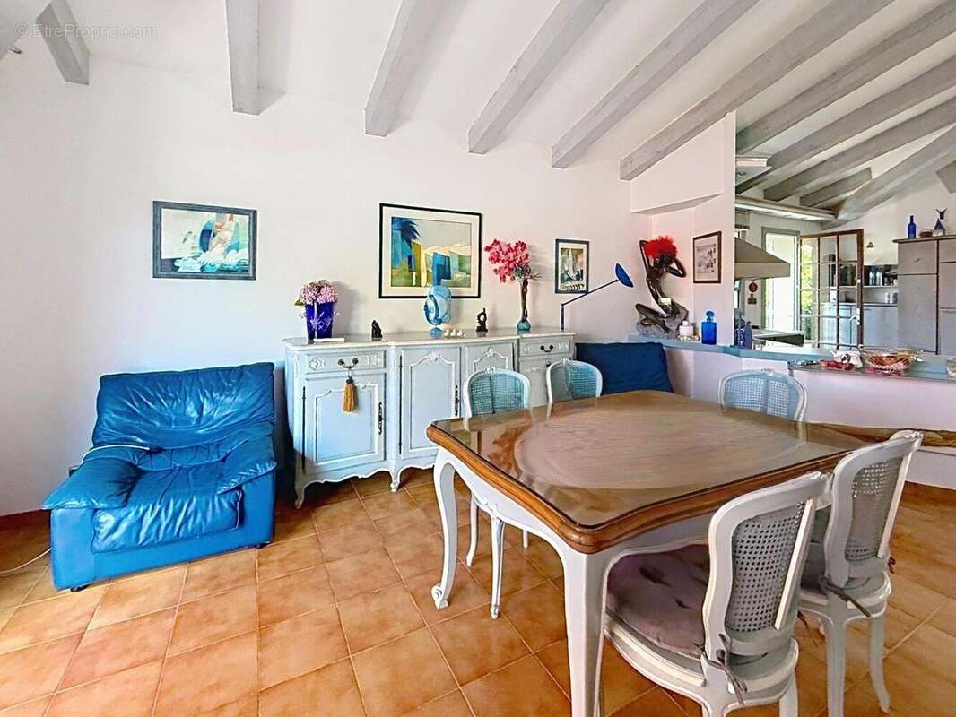 Maison 199 m² à Borgo  - photo 6