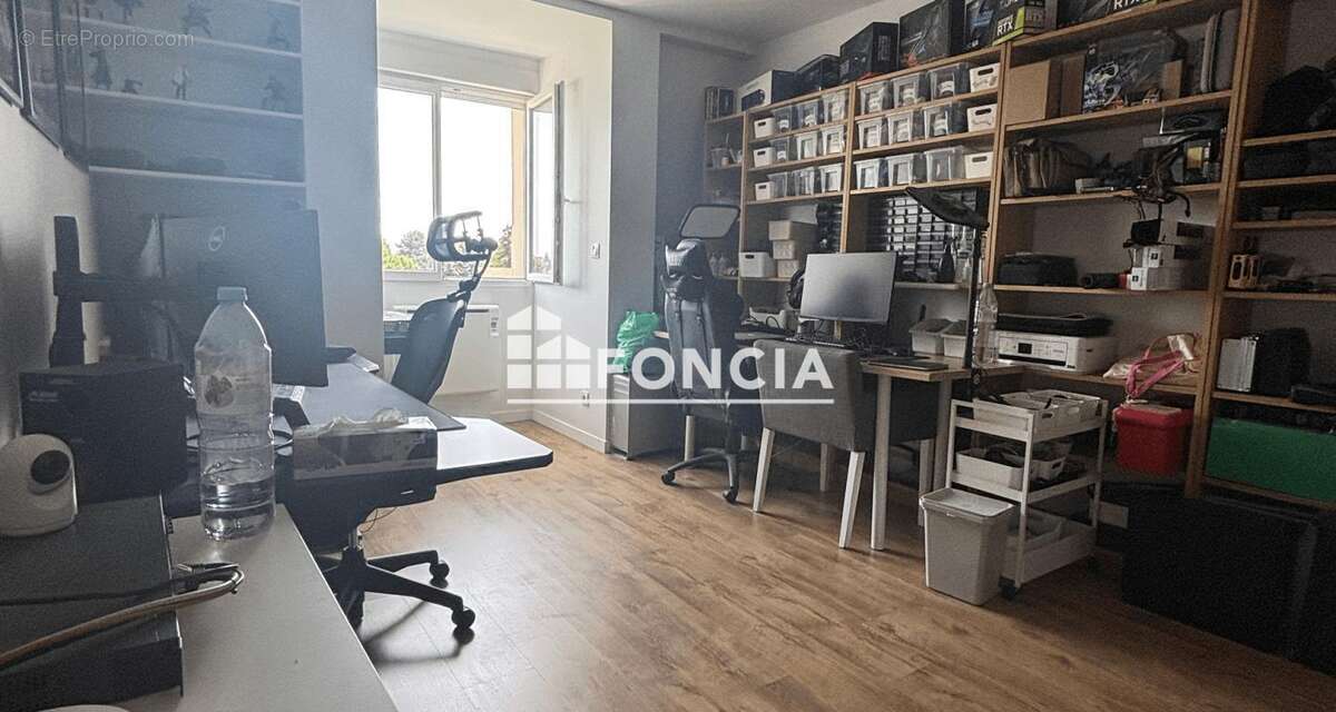 Appartement à SAINTE-GENEVIEVE-DES-BOIS