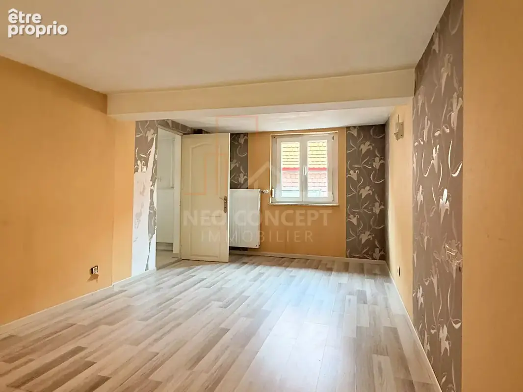 REICHSHOFFEN – Maison de ville en triplex avec dépendance - photo 9