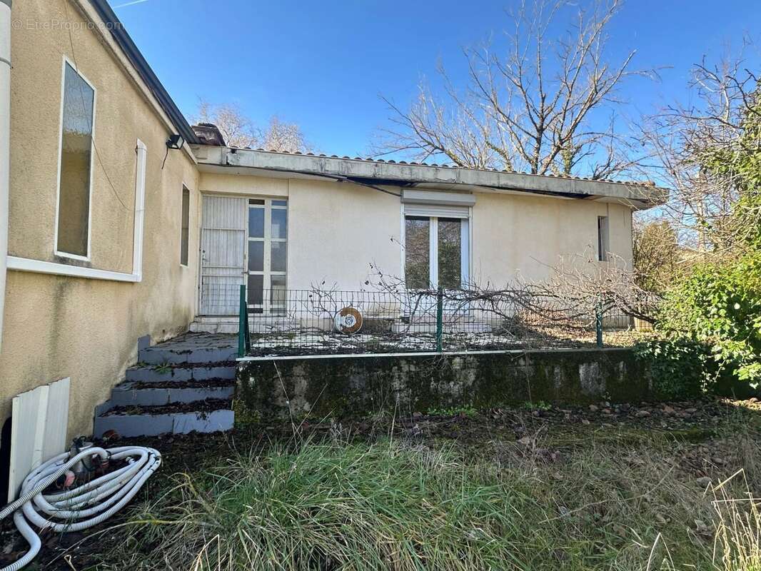 Maison à LAPEYROUSE-FOSSAT