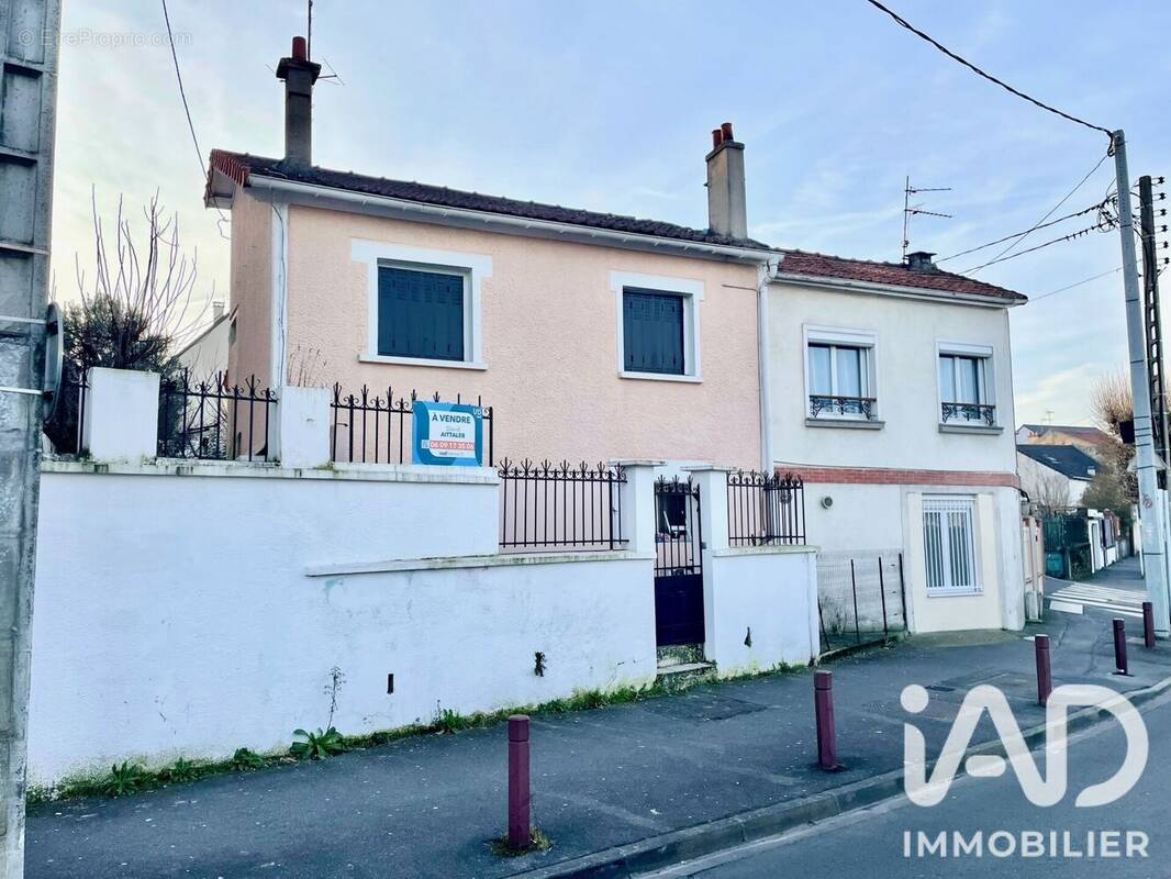 Photo 1 - Maison à VILLENEUVE-LE-ROI