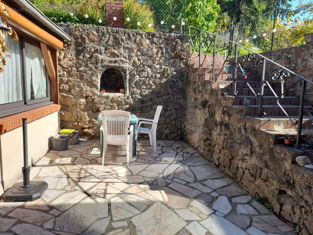 Maison à MONTGIVRAY