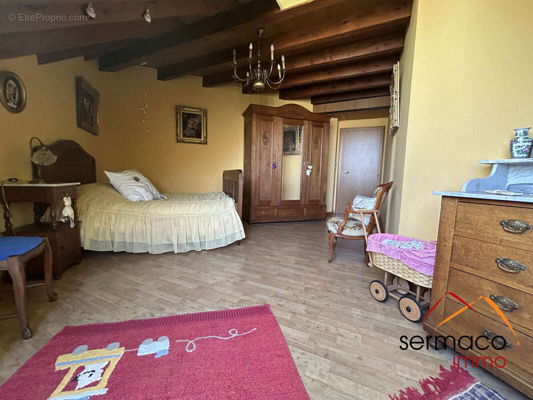 Chambre - Maison à SARREGUEMINES