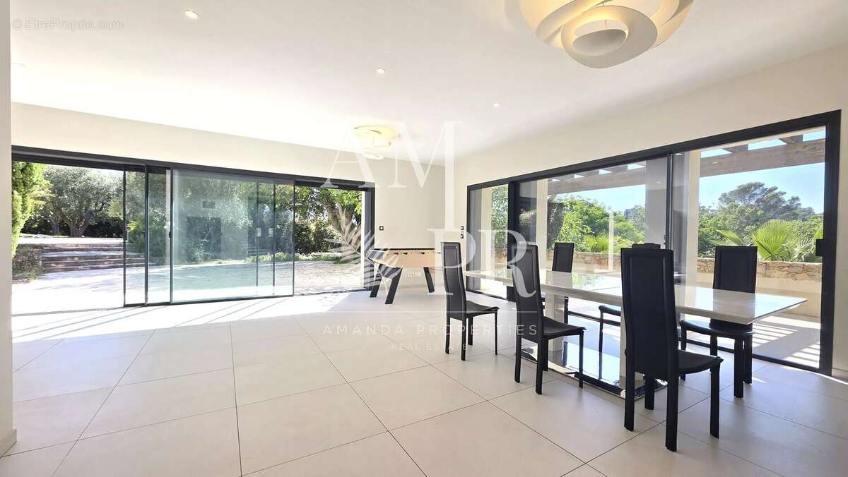 Maison à MOUGINS