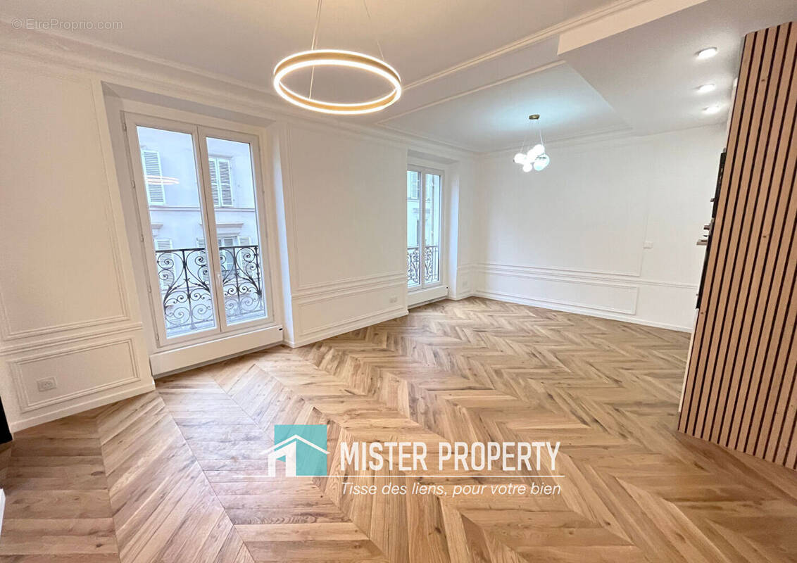 Appartement à PARIS-17E