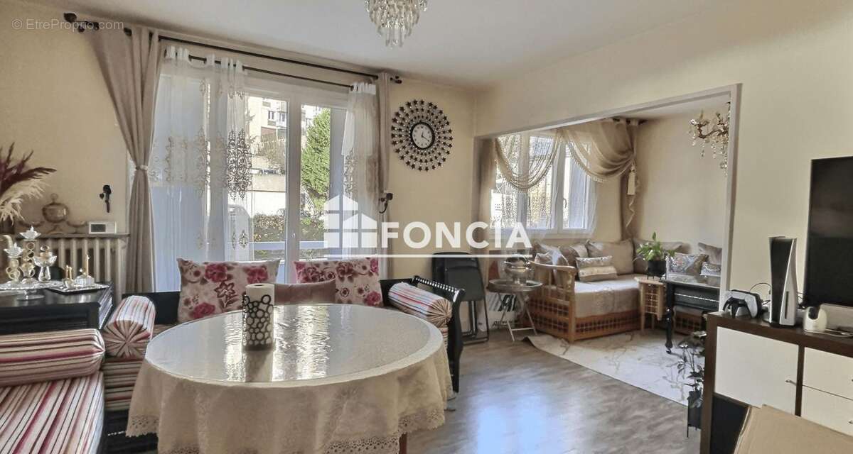 Appartement à SAINT-ETIENNE