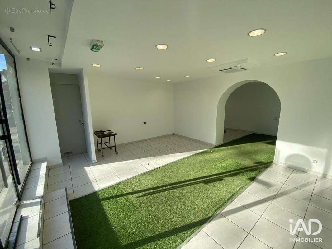 Photo 2 - Commerce à TOURS