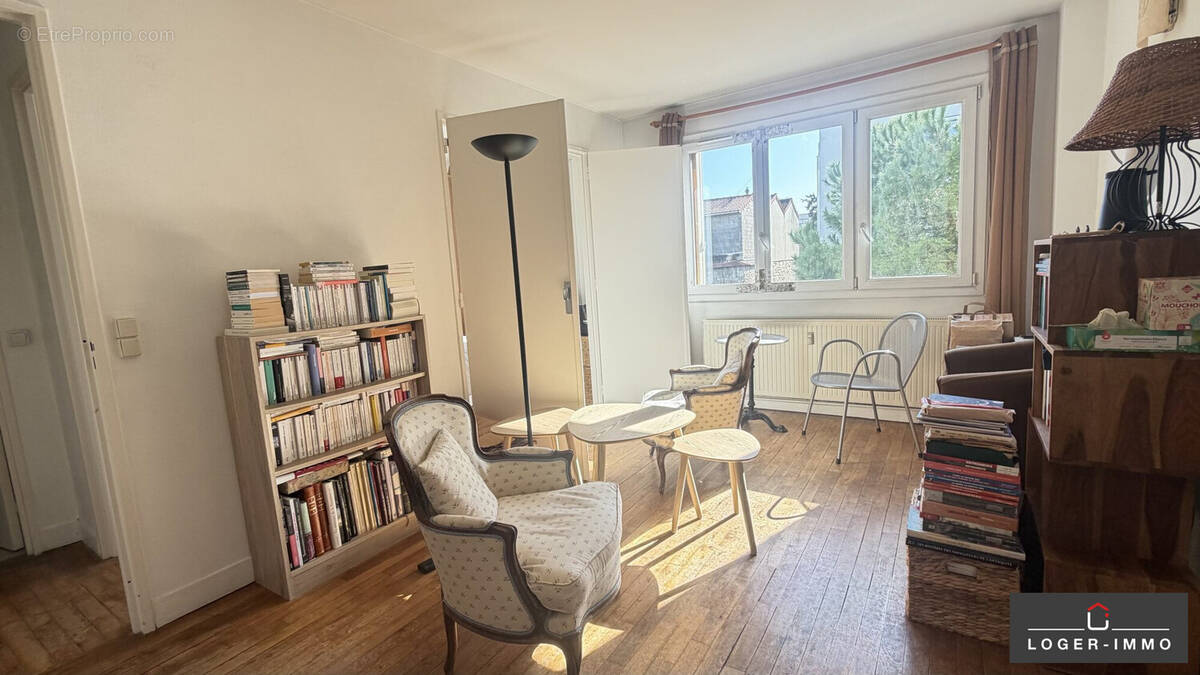 Appartement à SAINT-MAUR-DES-FOSSES