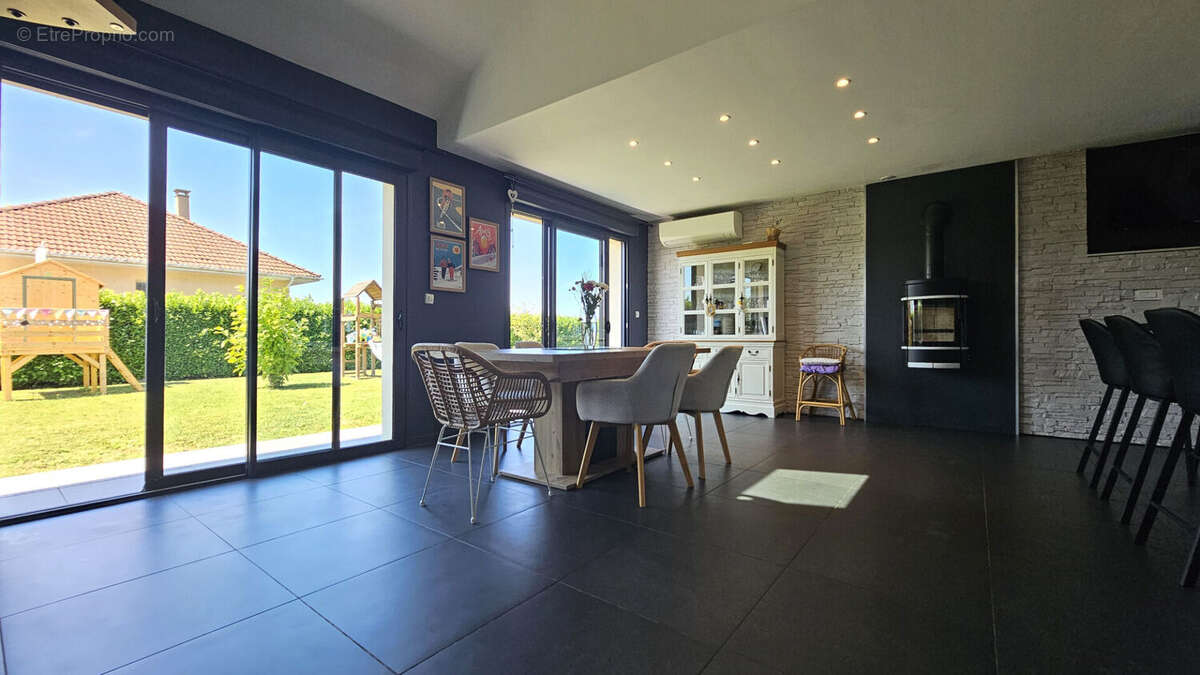 Maison à SAINT-GENIX-SUR-GUIERS