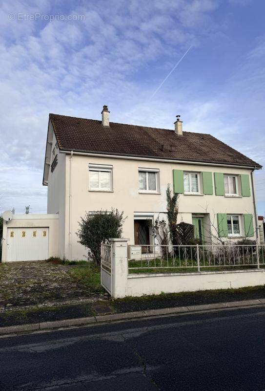 Maison à SAINT-DOULCHARD