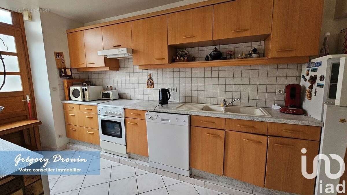 Maison 164 m² à Bromeilles  - photo 3