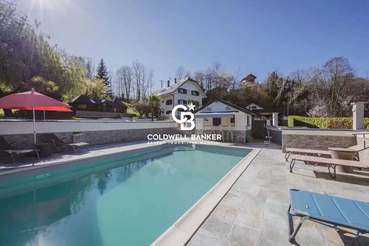 Maison à MONTAGNOLE