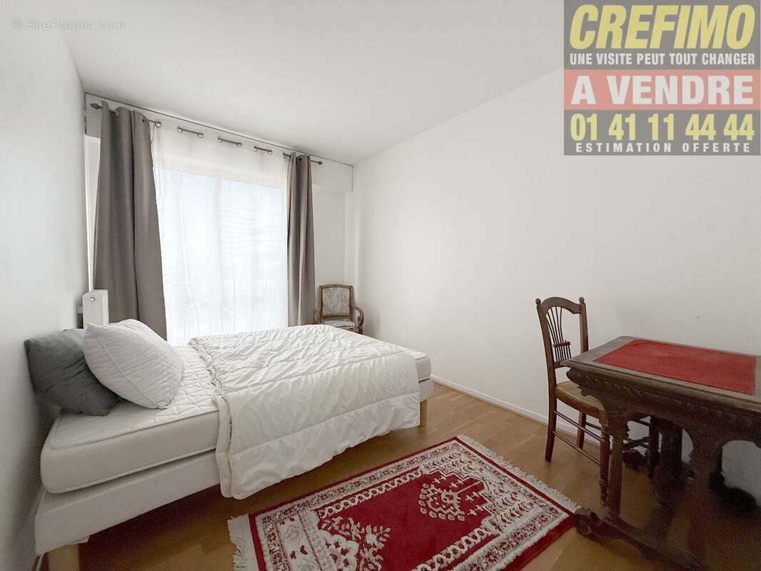 Appartement à COURBEVOIE