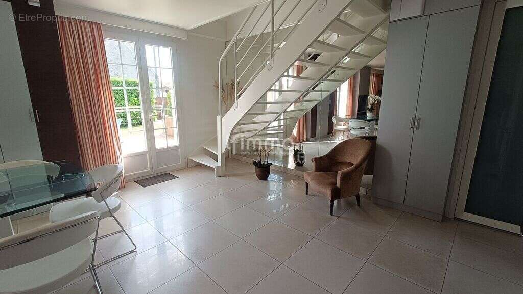 Maison à CHAMPCENEST