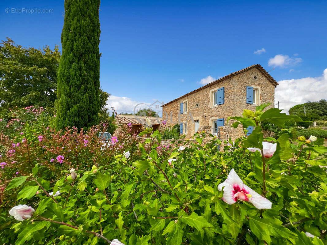 Maison à SAINT-MARCEL-DE-CAREIRET