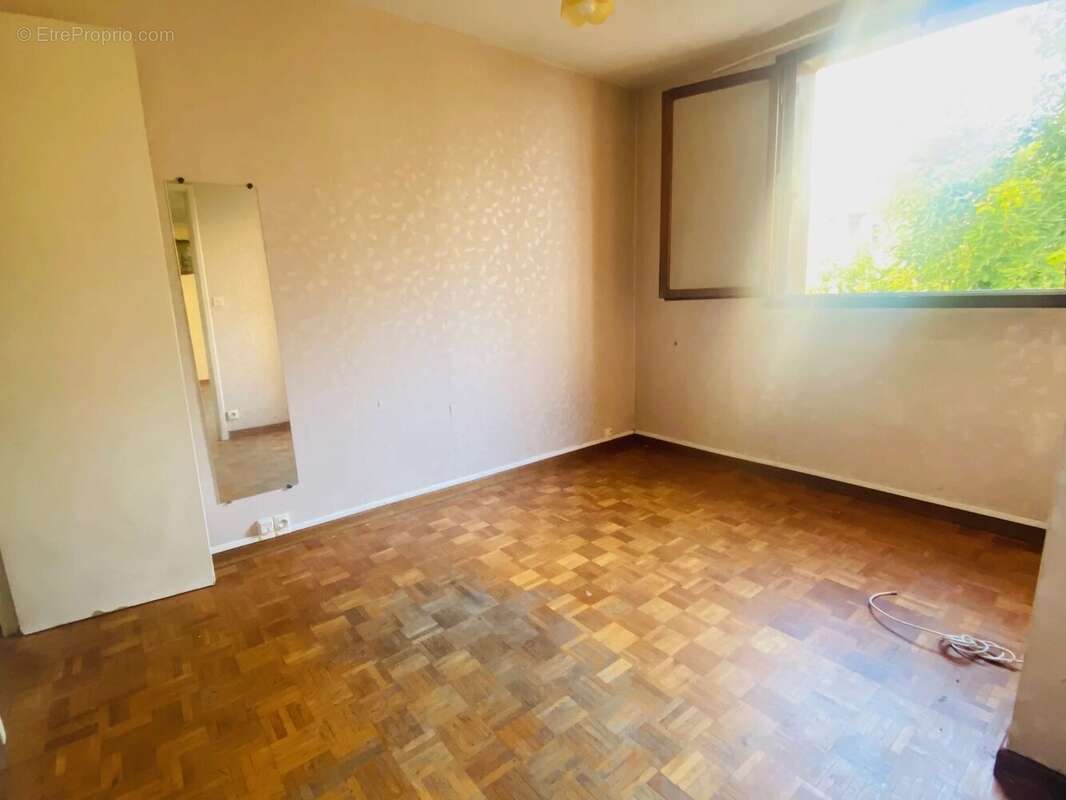 Appartement à MARSEILLE-4E