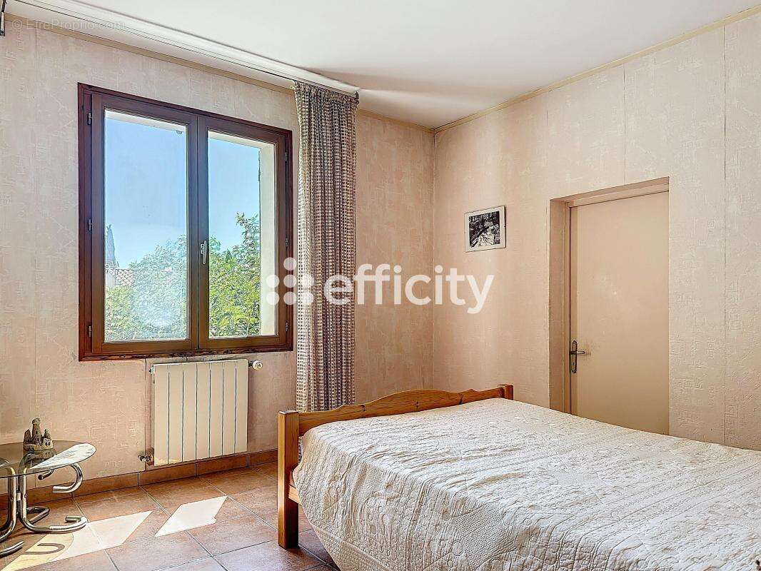 Maison 128 m² à Saint-Remy-De-Provence  - photo 8