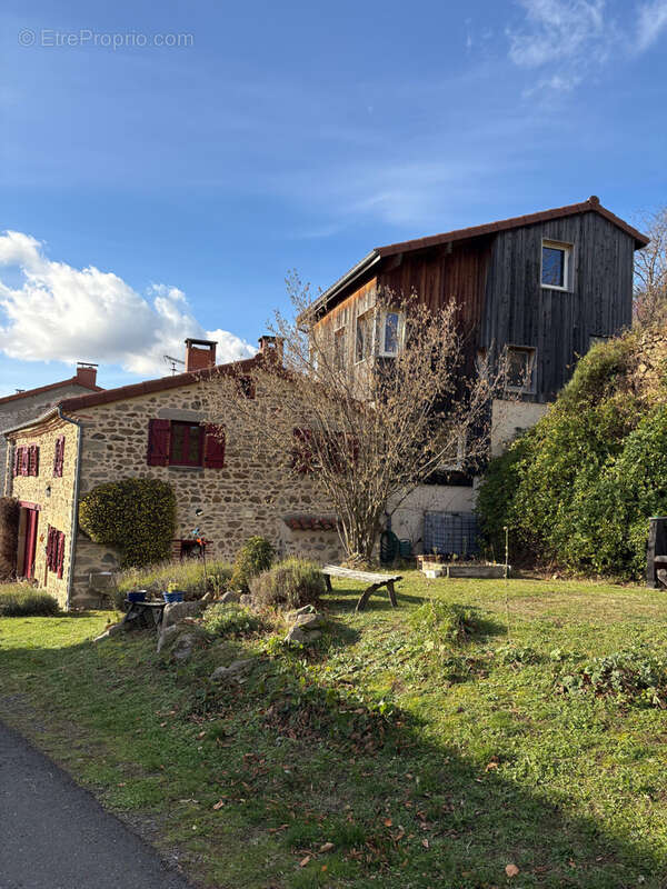 Maison à SAINT-ETIENNE-SUR-USSON