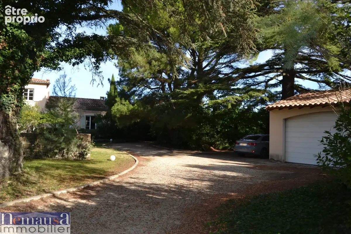 Tarascon, villa de 209m2 sur une parcelle de 2698m2 avec piscine - photo 16