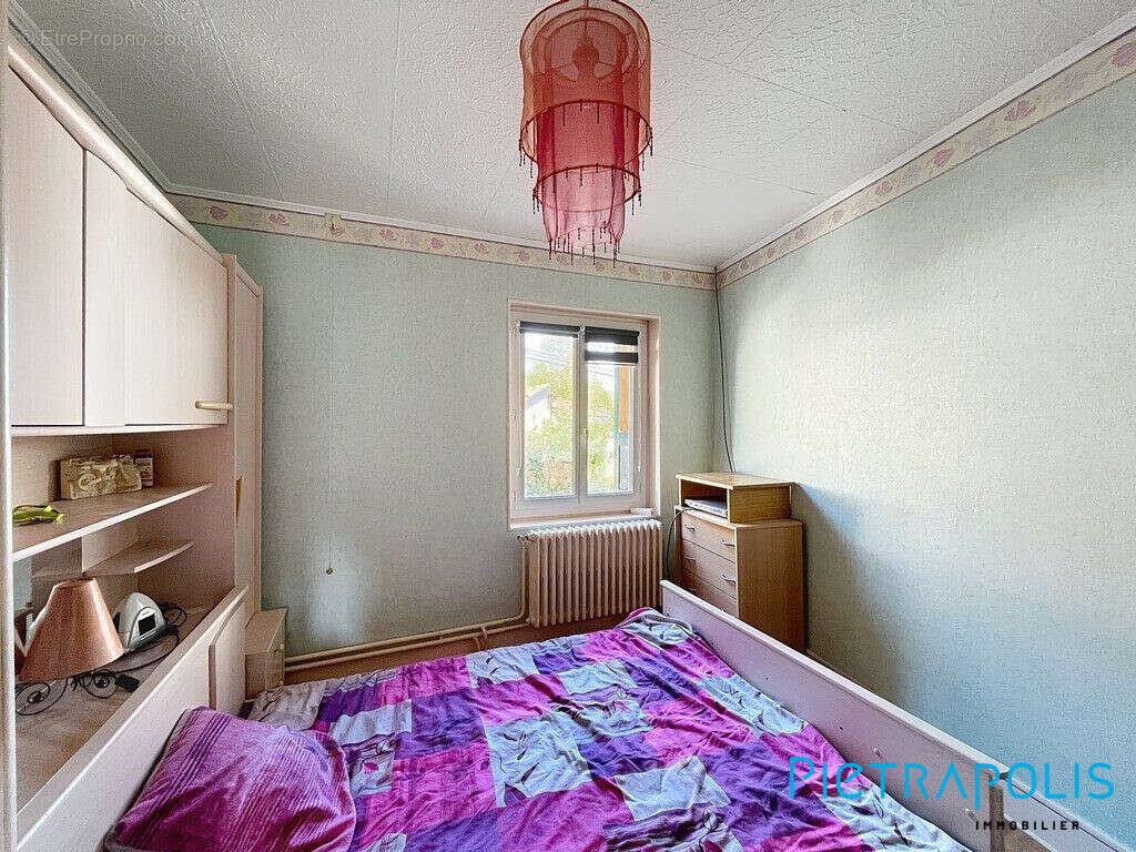 Maison à SAIL-SOUS-COUZAN