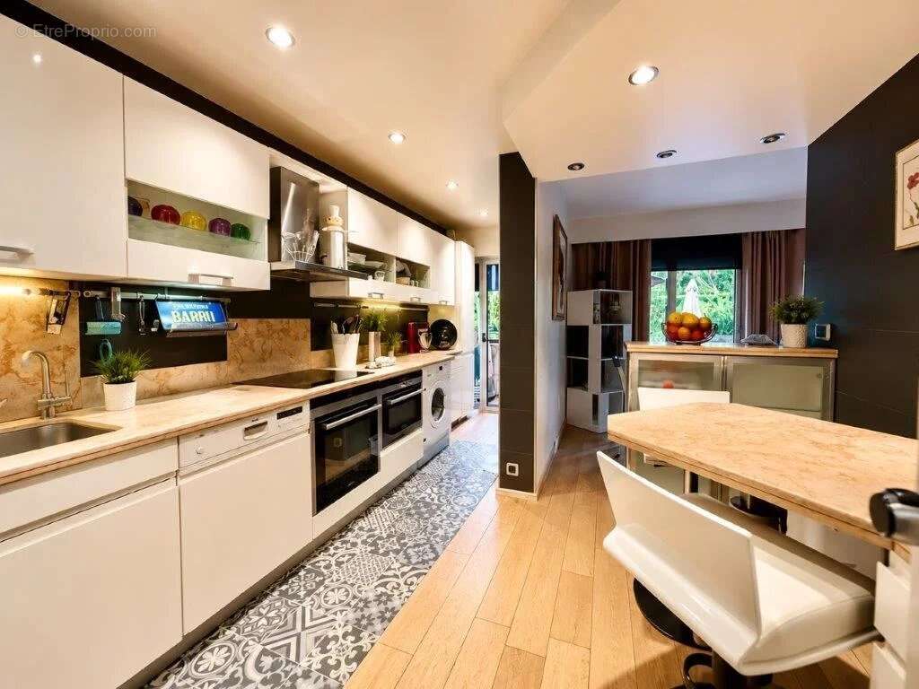 Appartement à VILLENEUVE-LOUBET
