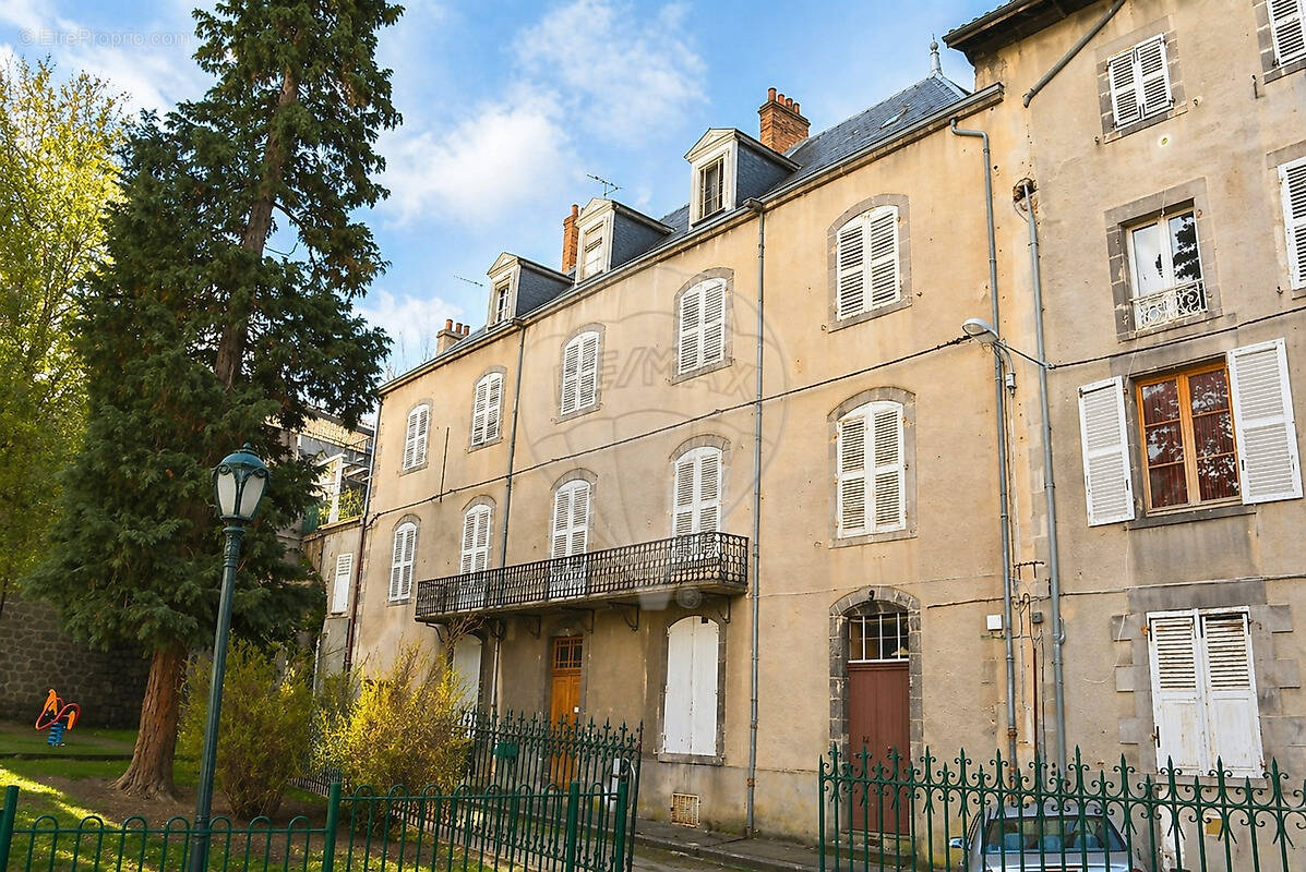 Appartement à THIERS