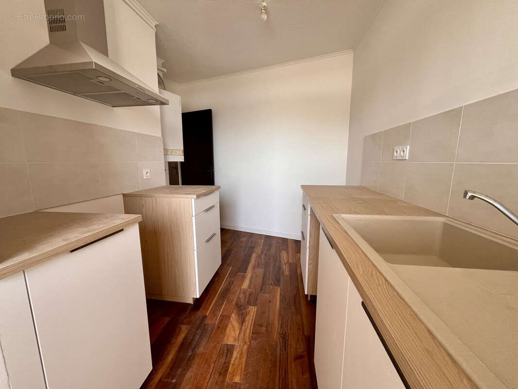 À acheter 160000 € à Toulon (83) : appartement de 70.85m2 - photo 13