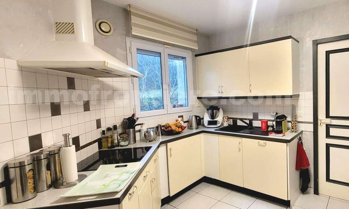 Maison à St Cergues - Maison à SAINT-CERGUES