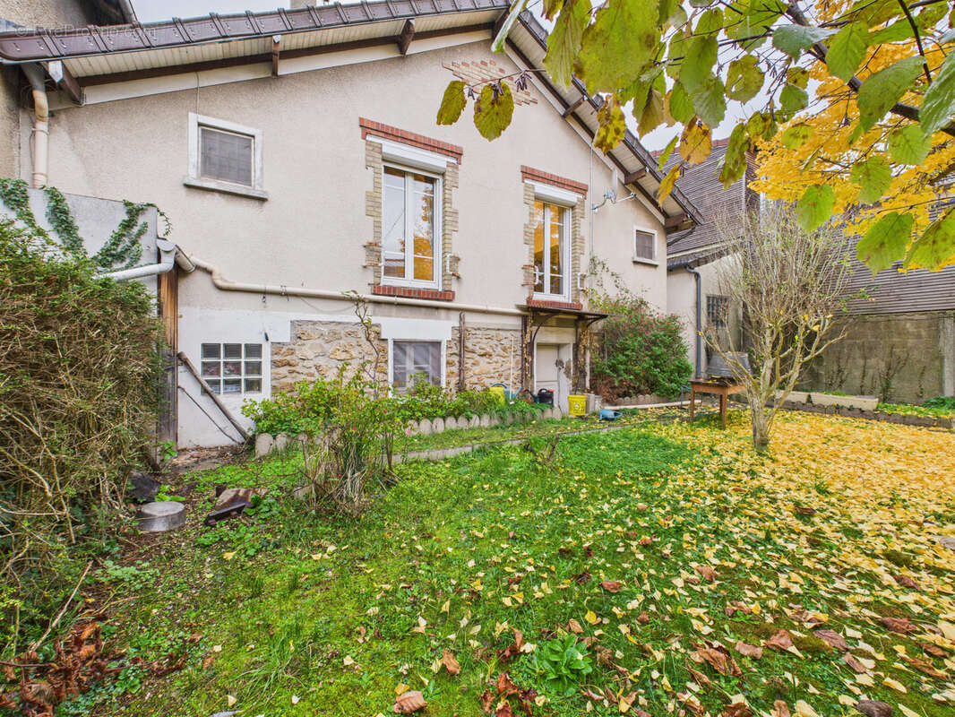 Maison à SARTROUVILLE