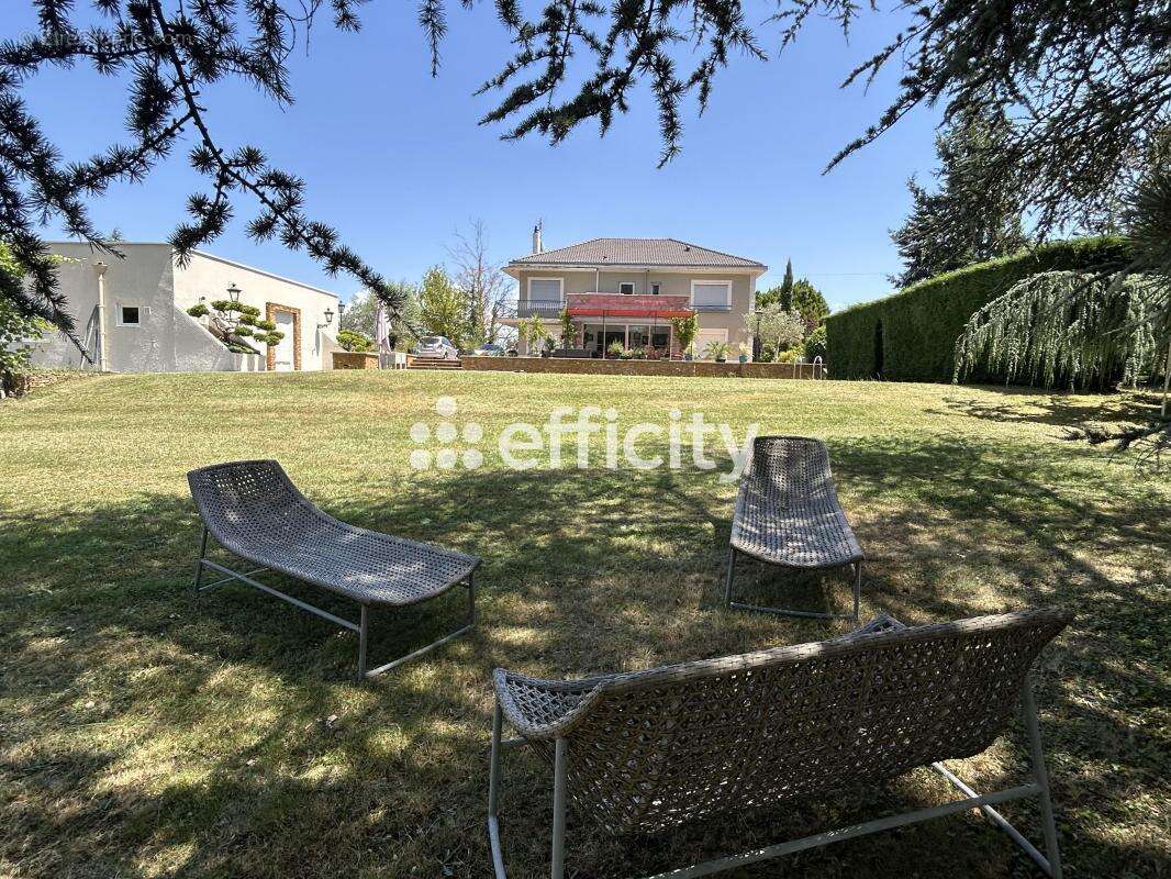 Maison à COMMELLE-VERNAY